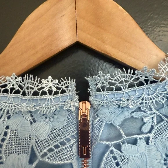 Ted Baker NWOT size 1 (S) bell sleeves Sky Blue Lace Blouse. Full descr in pics - Picture 5 of 17